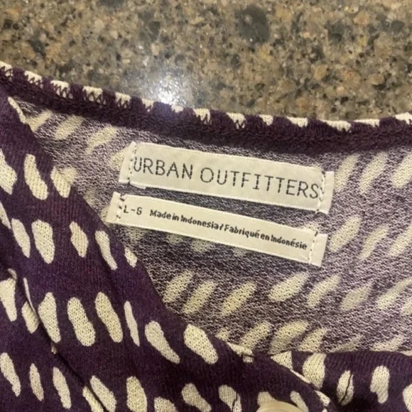 Urban Outfitters Crop Long Sleeve Top Size Large Purple Puff NEW. - Picture 3 of 4